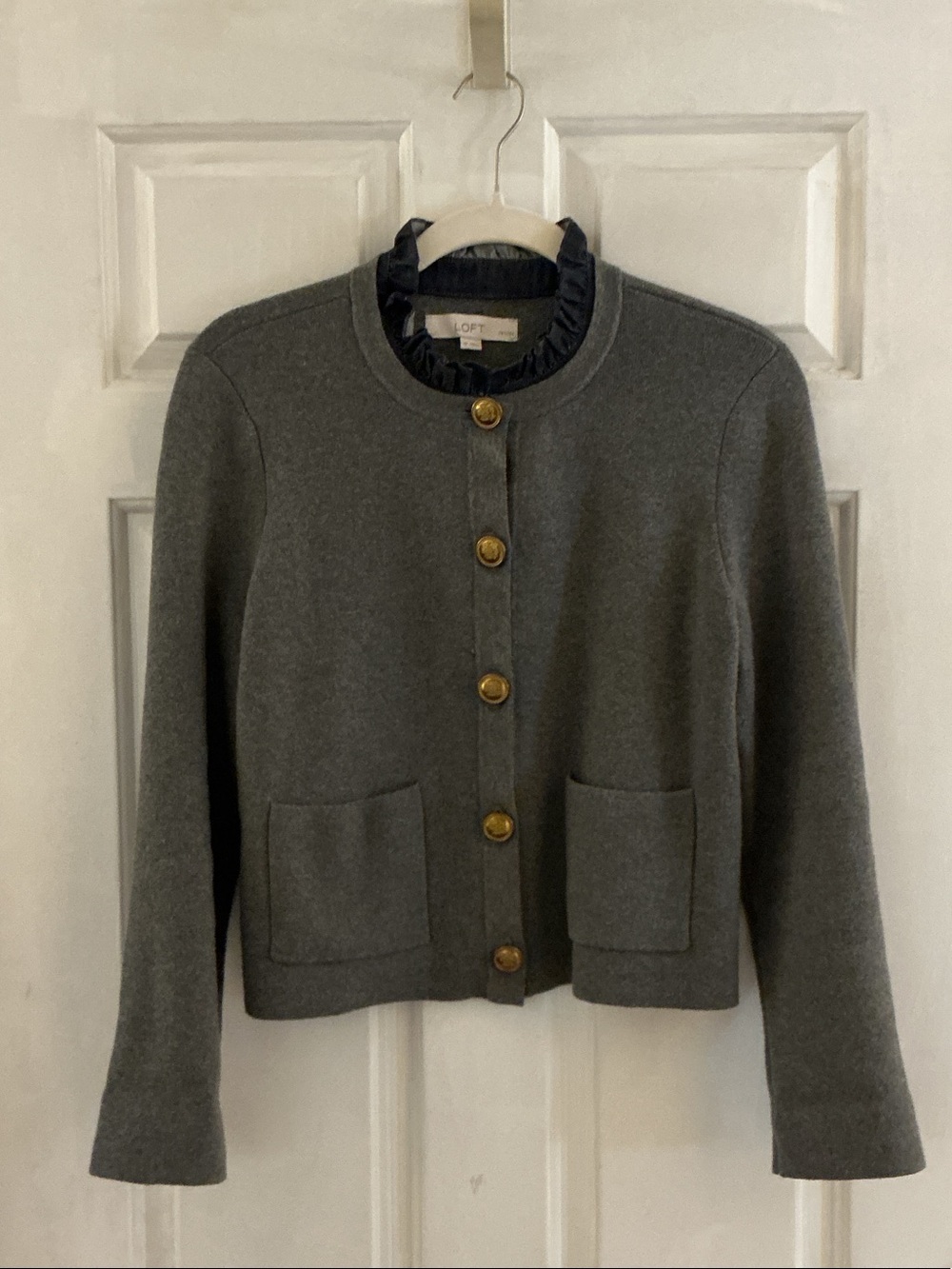 Ann Taylor LOFT Charcoal Gray Heather Denim Ruffle Cardigan Sweater EUC MP